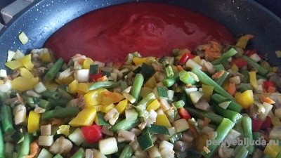 овощное рагу на сковородке