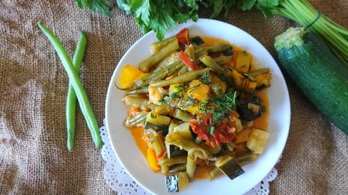 Рагу из стручковой фасоли и кабачков