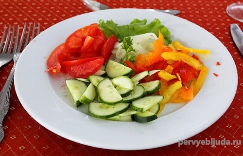 простой и вкусный салат из помидор