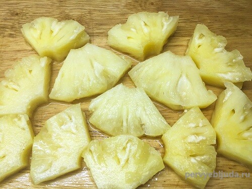 кусочки консервированного ананаса