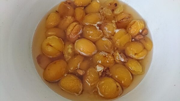 абрикосы с ядрышками в сиропе