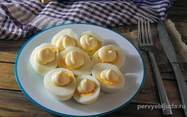 вареные яйца с майонезом