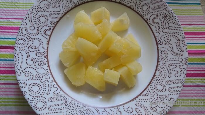 кусочки ананаса
