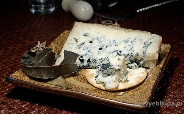 Как сделать сыр с голубой плесенью самостоятельно