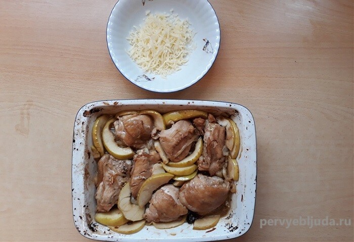 курица в духовке с фруктами рецепт с фото пошагово. %D0%BA%D1%836. курица в духовке с фруктами рецепт с фото пошагово фото. курица в духовке с фруктами рецепт с фото пошагово-%D0%BA%D1%836. картинка курица в духовке с фруктами рецепт с фото пошагово. картинка %D0%BA%D1%836. Я всегда осторожно относилась к сочетанию мяса и фруктов. Но этот рецепт меня подкупил, решила попробовать и нисколько не пожалела. Курица получилась сочная, ароматная, без сладости. Всем советую приготовить целую курицу, фаршированную фруктами.
