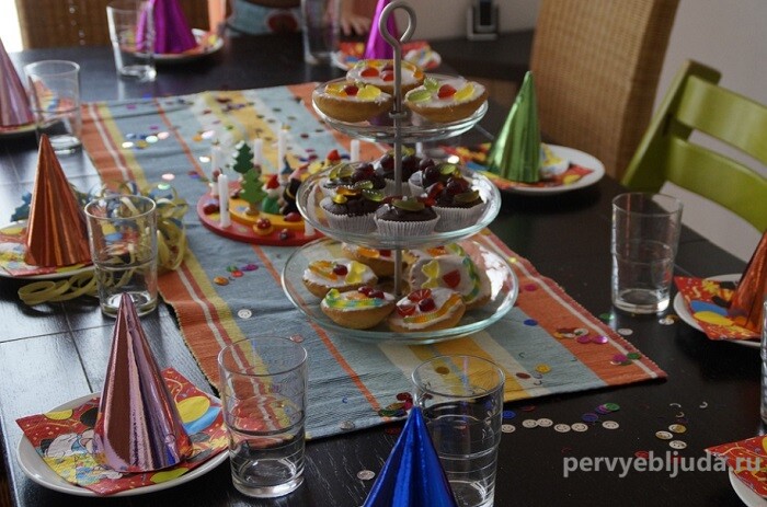 Как накрыть стол на детский день рождения и организовать праздник
