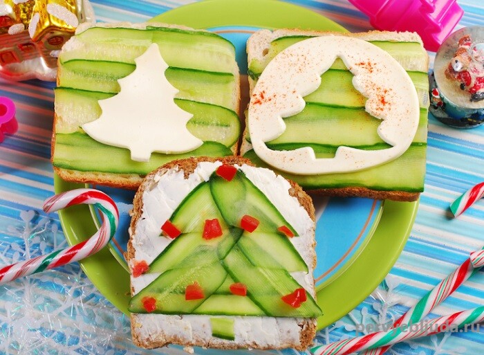 новогодний бутерброд в виде елки