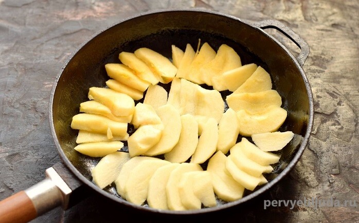 шарлотка с яблоками лучший рецепт на сковороде. Смотреть фото шарлотка с яблоками лучший рецепт на сковороде. Смотреть картинку шарлотка с яблоками лучший рецепт на сковороде. Картинка про шарлотка с яблоками лучший рецепт на сковороде. Фото шарлотка с яблоками лучший рецепт на сковороде