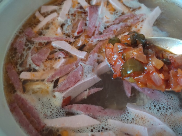 Солянка что делать с огурцами