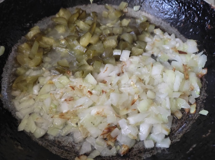 Солянка что делать с огурцами