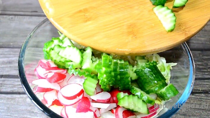 готовим витаминный салат с редисом
