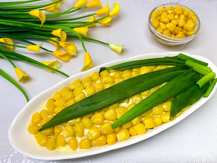 салат в виде початка кукурузы