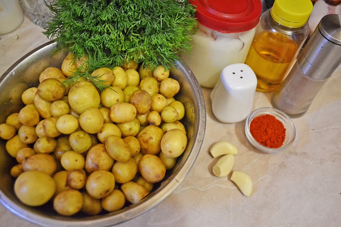 ингредиенты для приготовления молодой картошки