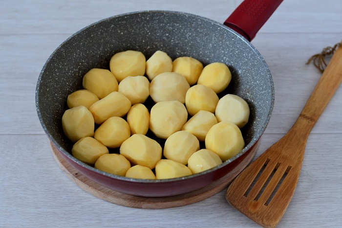картошка на сковородке