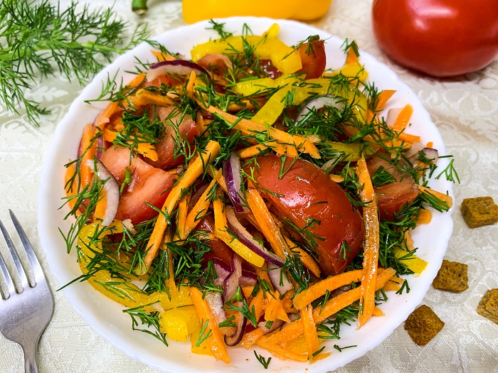 салат с болгарским перцем помидорами и морковью