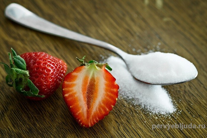 Измеряем сахар в граммах ложками и стаканами