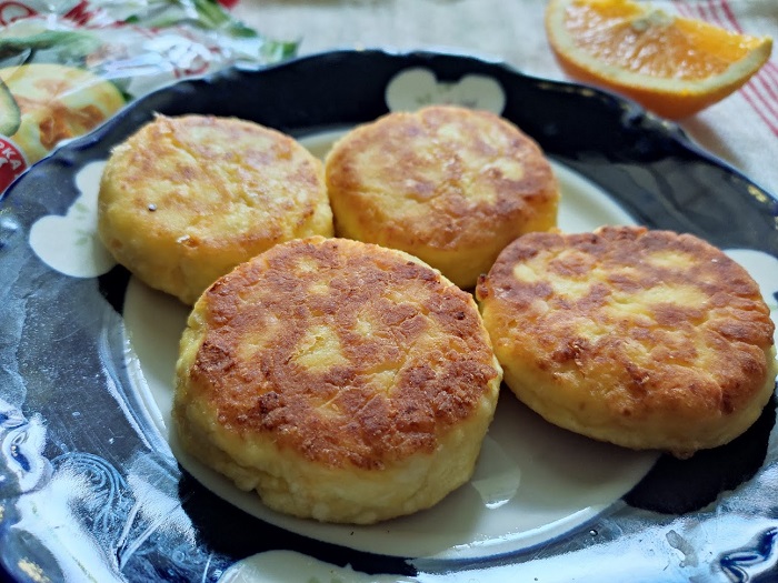 Сырники из творога с апельсиновой цедрой — ароматный завтрак