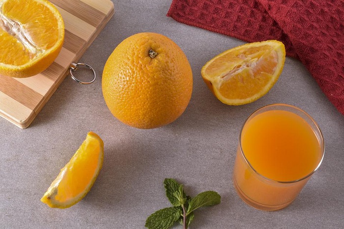 свежевыжатый апельсиновый сок с мятой