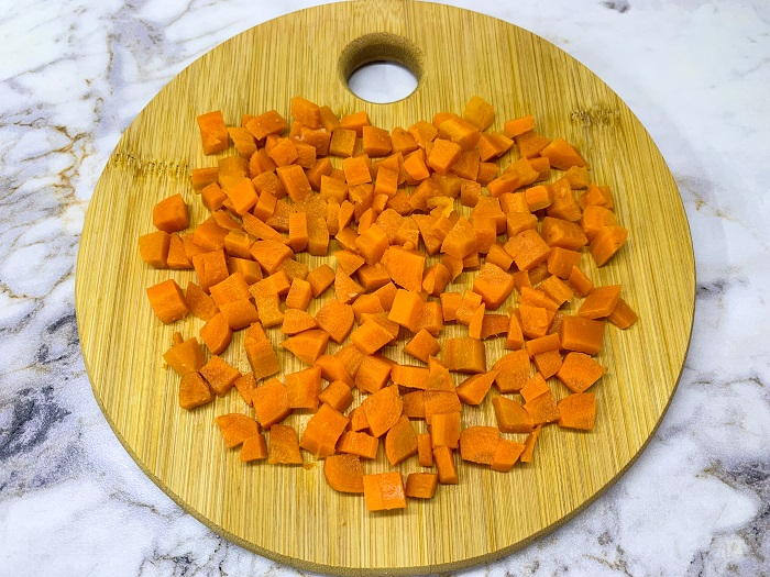 морковь кубиками