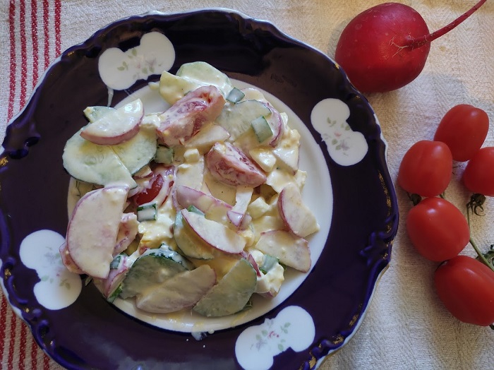 Салат из редиски, помидоров и огурцов — пошаговый рецепт с фото