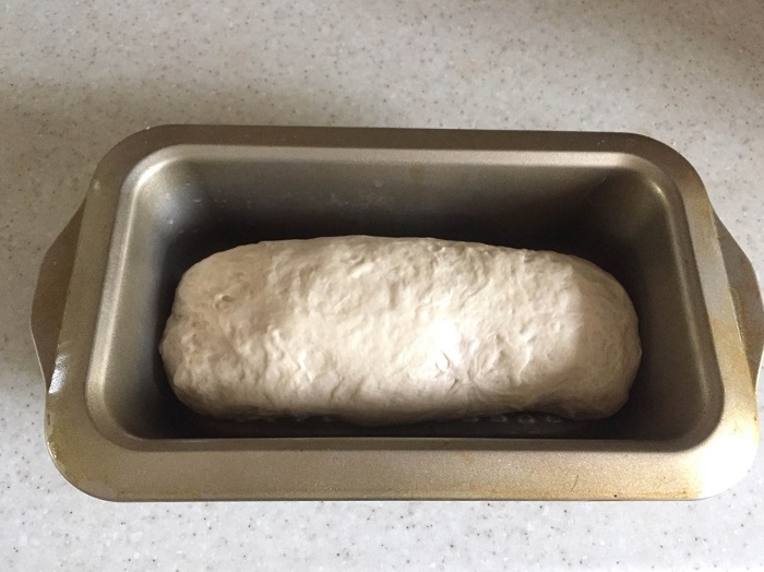 хлеб в форме для выпекания