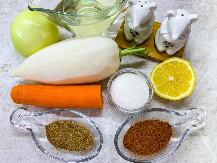 ингредиенты для салата с морковью и редькой