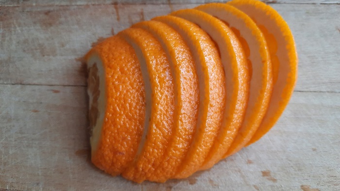 апельсин нарезанный дольками