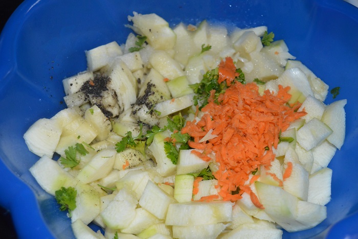 этап приготовления салата из кабачков