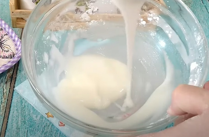 глазурь из молока и сахарной пудры
