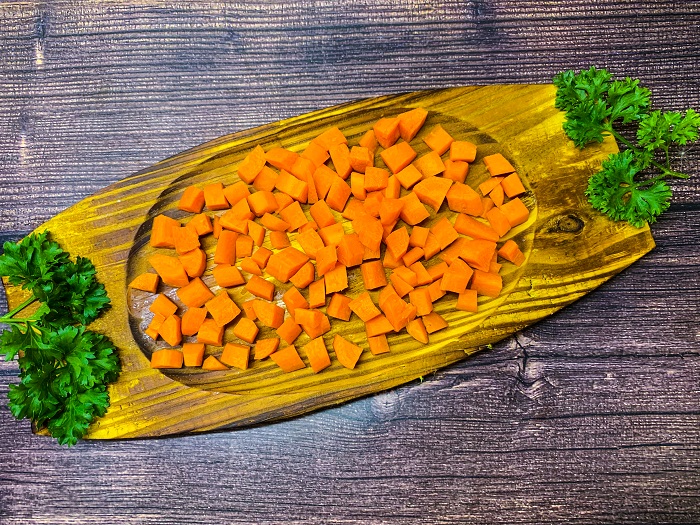 морковь нарезанная кусочками