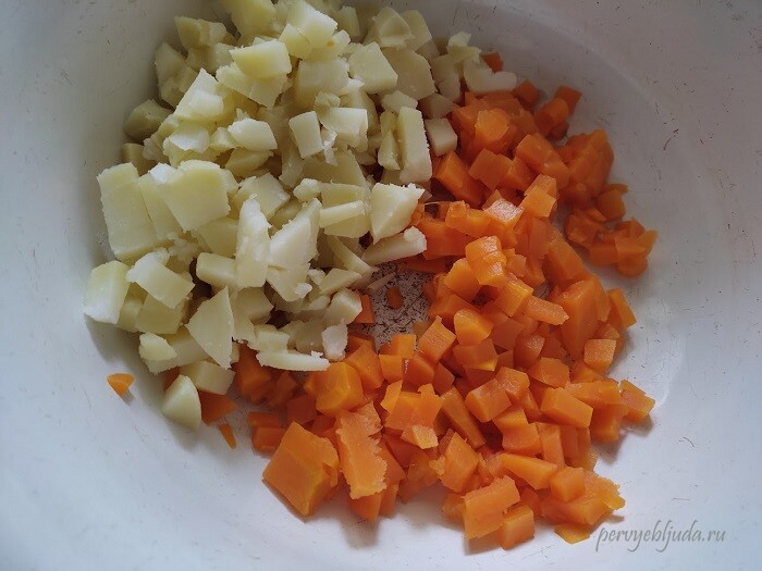 картофель и морковь нарезанные