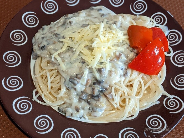 Спагетти с грибным соусом — простой и вкусный ужин