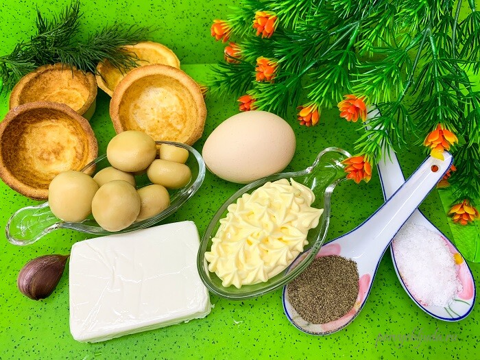 ингредиенты для тарталеток с маринованными грибами