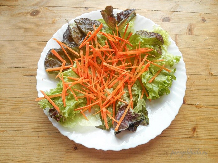слой моркови с салате