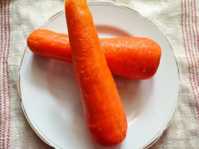 очищенная морковь для салата