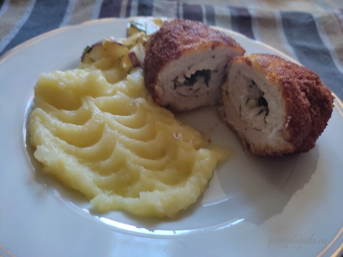Котлеты по-киевски из курицы с маслом, пошаговый рецепт с фото