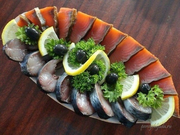 тарелка с рыбным ассорти