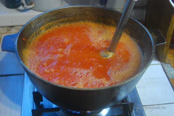 делаем томатный соус