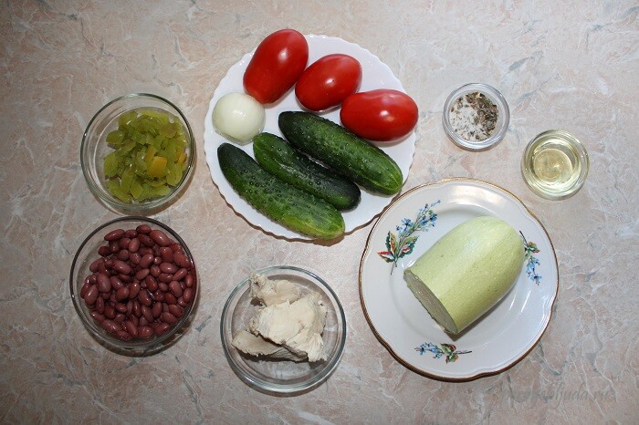 ингредиенты для салата с кабачком 