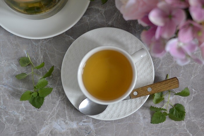 зеленый чай с мелиссой и тимьяном