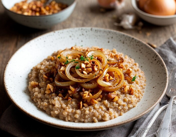 гречневая каша с поджаренным луком